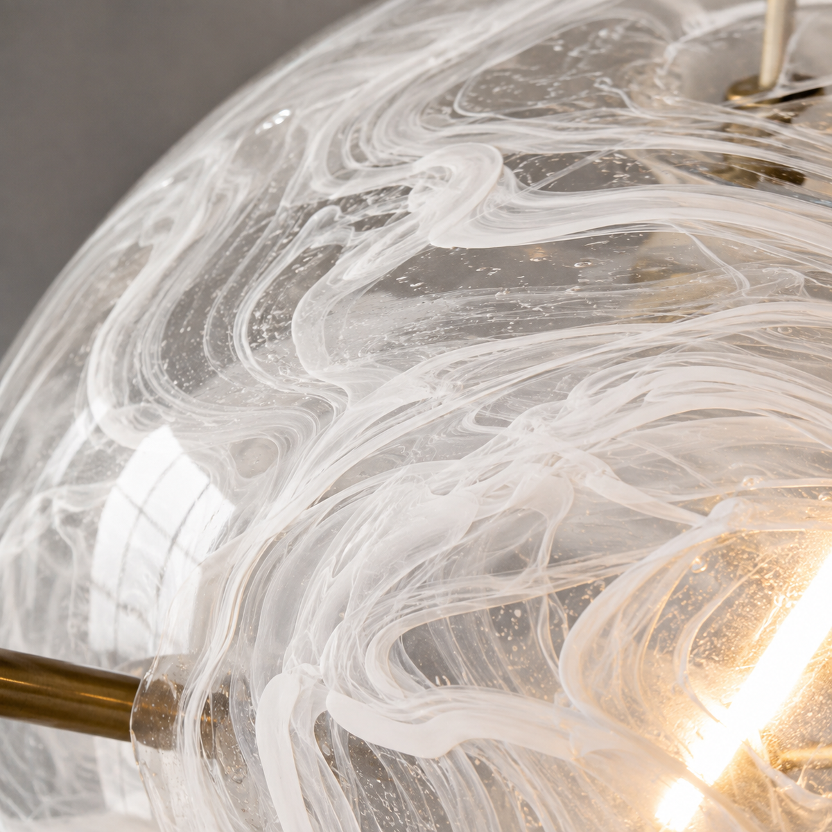Suspension Boule Effet Albâtre & Laiton, LED Intégrée - Opal