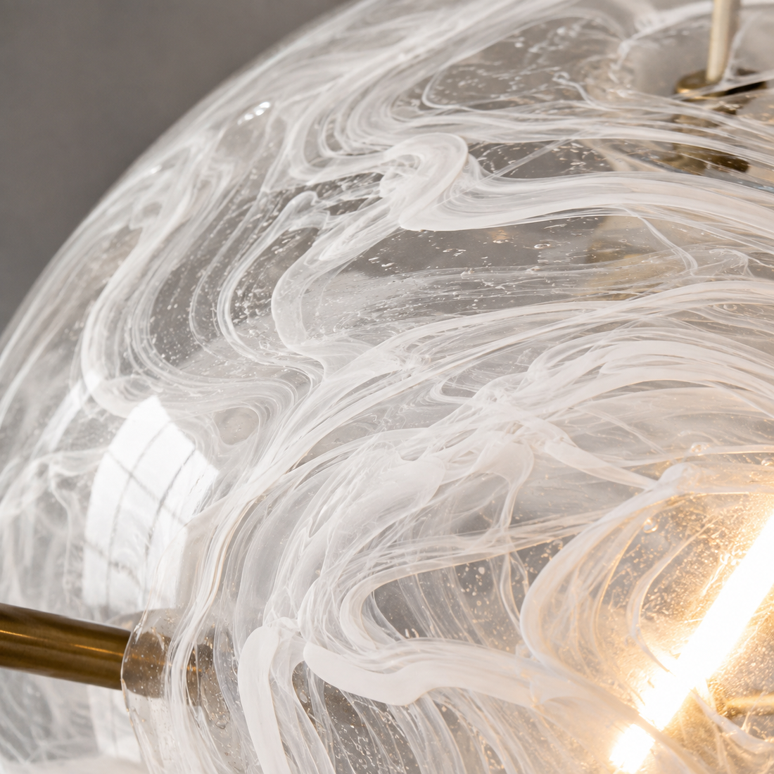 Suspension Boule Effet Albâtre & Laiton, LED Intégrée - Opal
