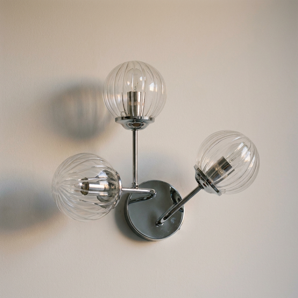Applique murale acier verre chrome Best — éteinte en situation