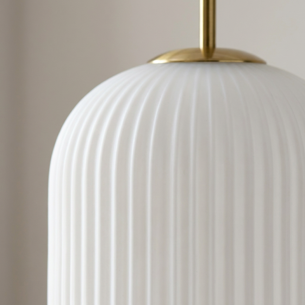 Suspension métal verre blanc et doré Cresto — détail de la matière