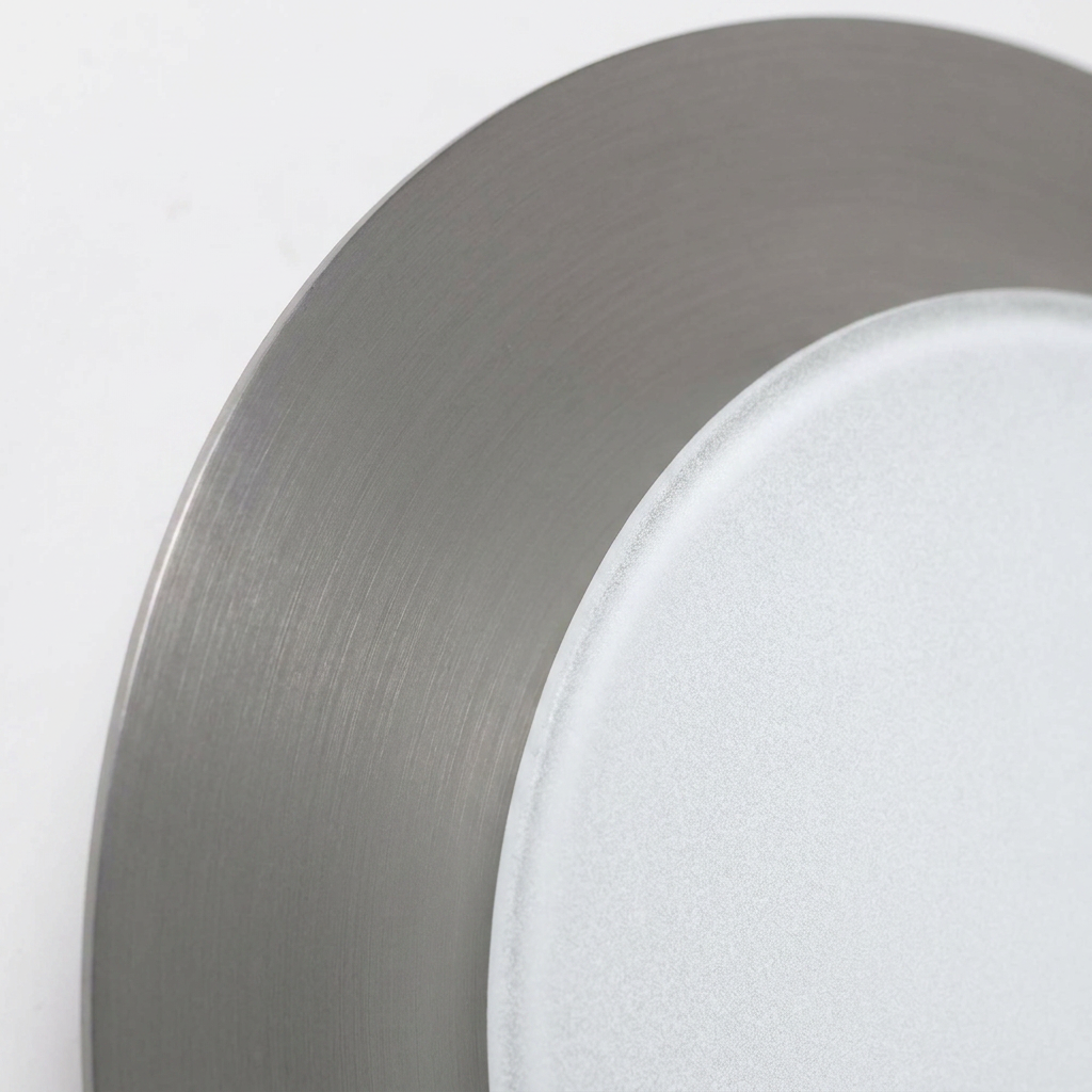 Applique murale LED métal gris Holar — détail de la matière
