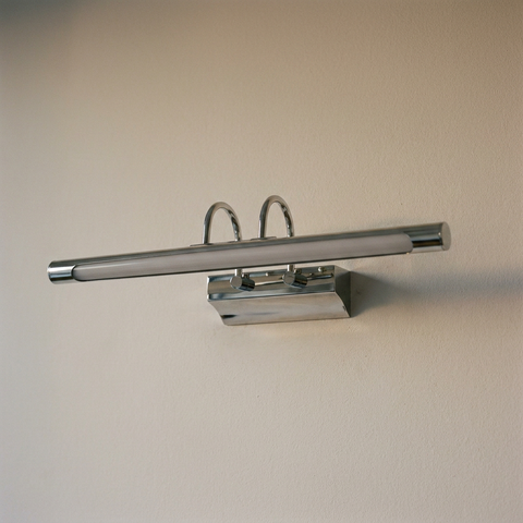 Applique murale LED Acier Composite Chromé Linea — éteinte en situation