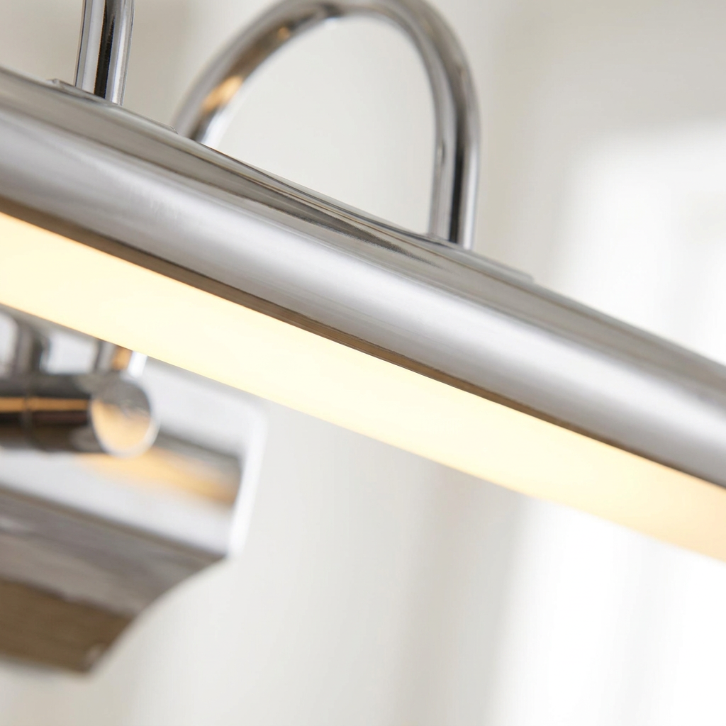 Applique murale LED Acier Composite Chromé Linea — détail de la lumière