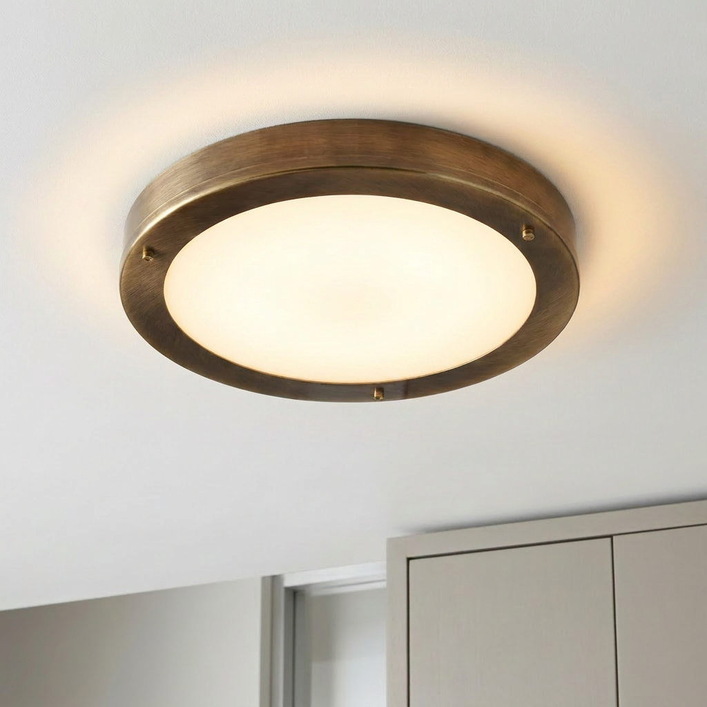 Plafonnier Acier Verre Antique Laiton | Aquila — allume au plafond, halo lumineux