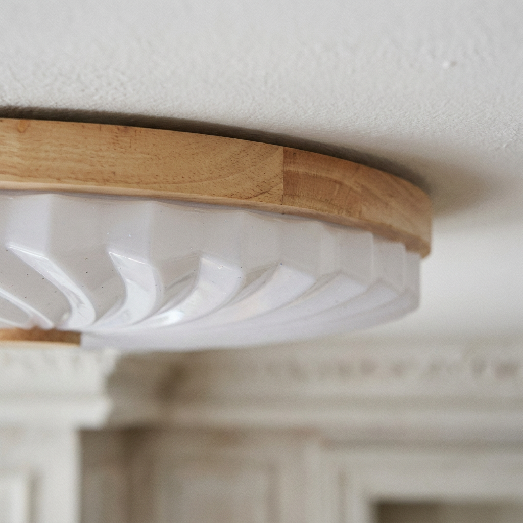 Plafonnier LED Acier Composite Blanc — detail du bord et de la fixation au plafond