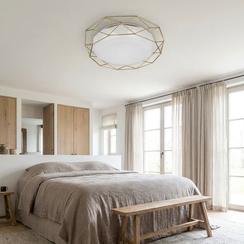 Plafonnier LED Acier Composite Doré | Sven — en situation dans une piece, fixe au plafond, eteint